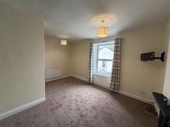 2 bed End of Terrace to rent Image 9