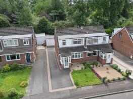15, Bench Carr, Rochdale OL12 0QU