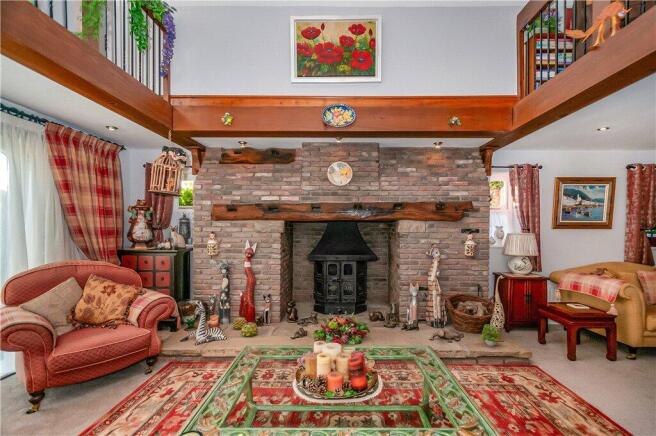 4 bed Detached for sale Image 7