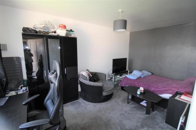 DOUBLE GARAGE "INSIDE"
