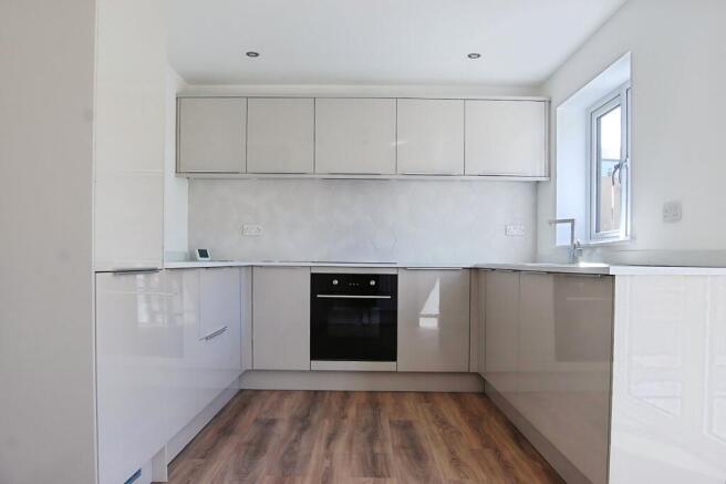 4 bed Terraced to rent Image 10