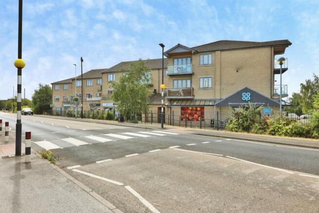 2 bed Flat for sale Image 8