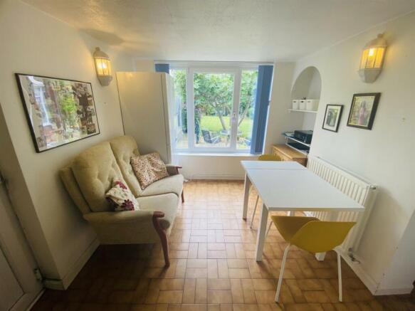 BREAKFAST ROOM