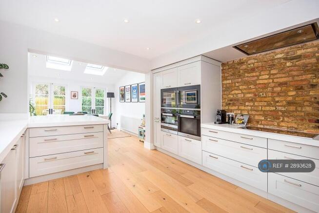 Stunning Open Plan Kitchem