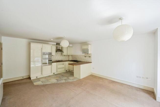 2 bed Flat for sale Image 8