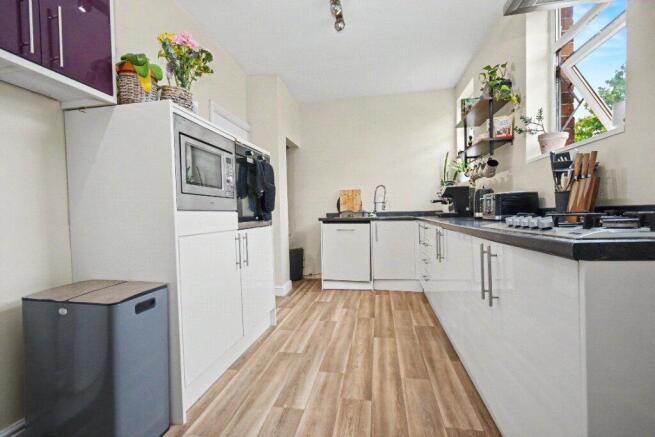3 bed Semi-Detached for sale Image 10