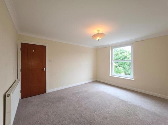 1 bed Flat to rent Image 8