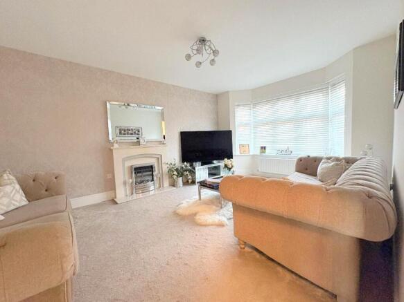 Dove Close, Caddington, LU1 photo 4
