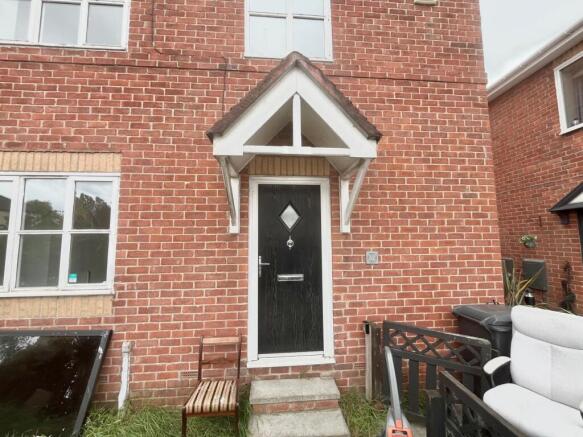 2 Bed Semi-Detached House to Let - 32 Bluebell Wy