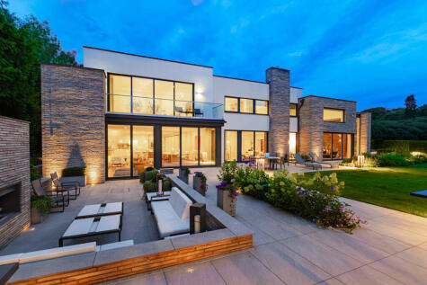 Burwood Park, Walton-on-Thames, Surrey, KT12