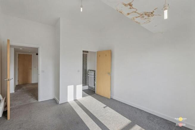 2 bed Apartment for sale Image 10