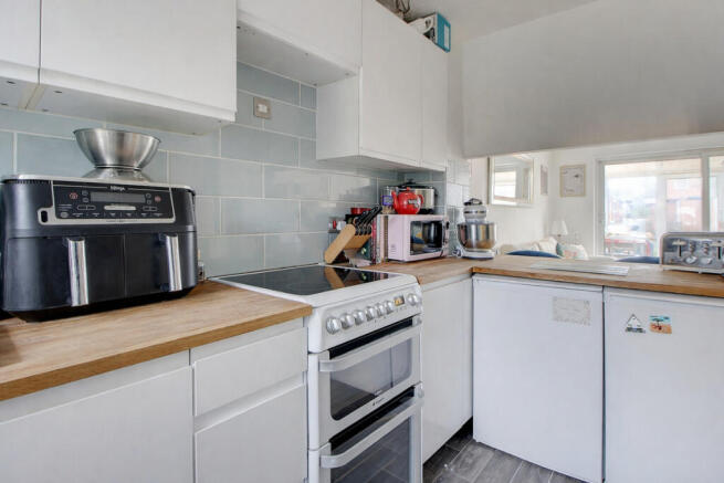 Huntsman Grove, Blakelands, MK14 photo 4