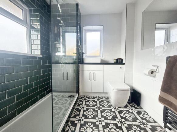 SHOWER ROOM
