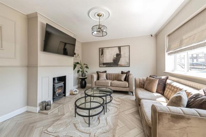 3 bed Semi-Detached for sale Image 3