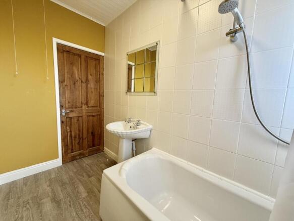3 bed Terraced for sale Image 8
