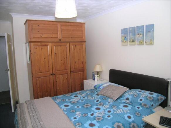 BEDROOM 2