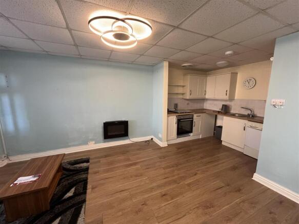 Living rRoom/Kitchen