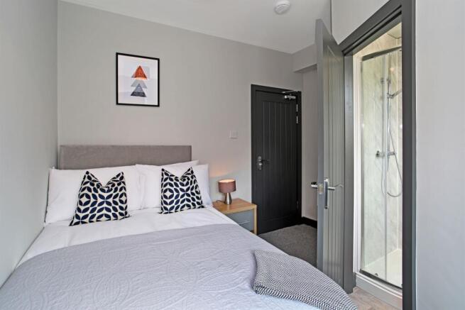 4 bed Terraced for sale Image 9