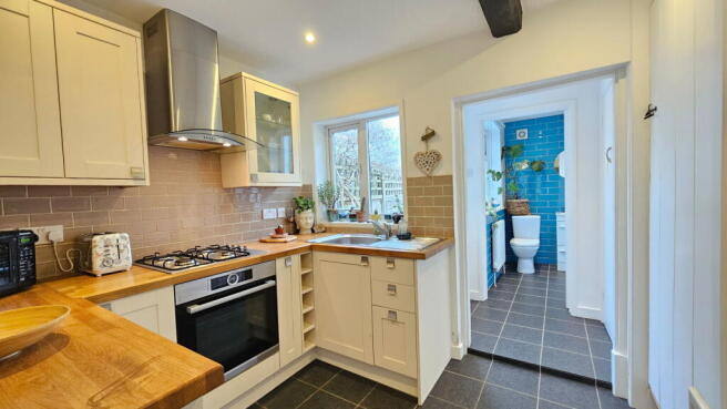 Greenham Road, Newbury RG14 7HY photo 4
