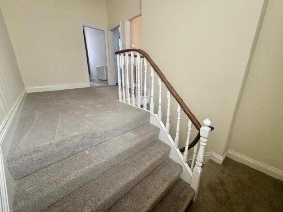4 bed Terraced to rent Image 12