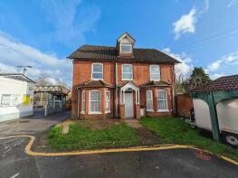 1, Audley House, Station Road, Reading RG6 7DY