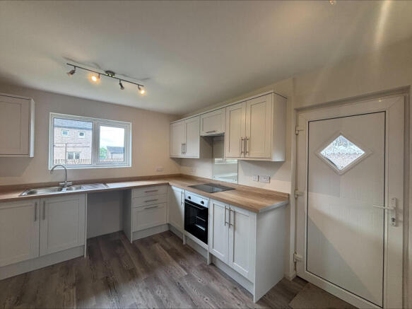 3 bed House to rent Image 5