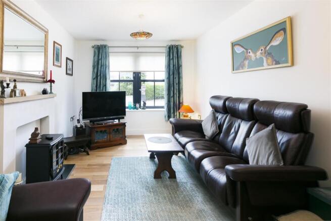 4 bed Detached for sale Image 6