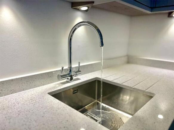 2 bed Flat to rent Image 7