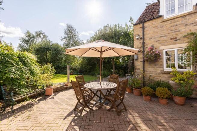 5 bed House for sale Image 12