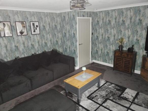 3 bed Semi-Detached for sale Image 7