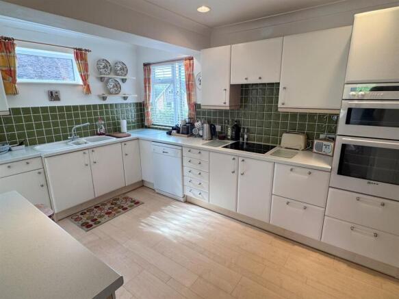 Kitchen 1.JPEG