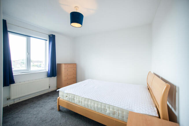 2 bed Flat to rent Image 8