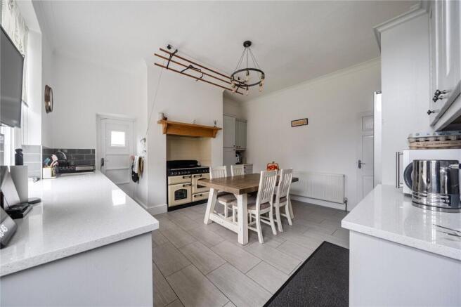 5 bed Detached for sale Image 10