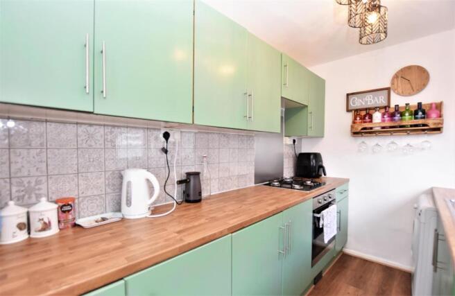 kitchen (2).JPG