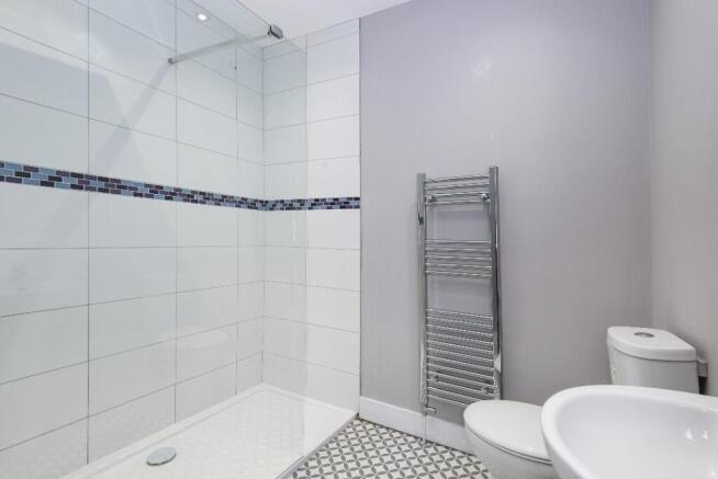 1 bed House Share to rent Image 7