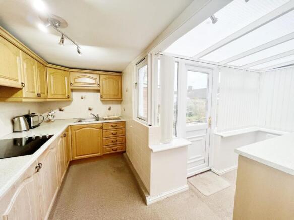 Kitchen pic 1.jpg