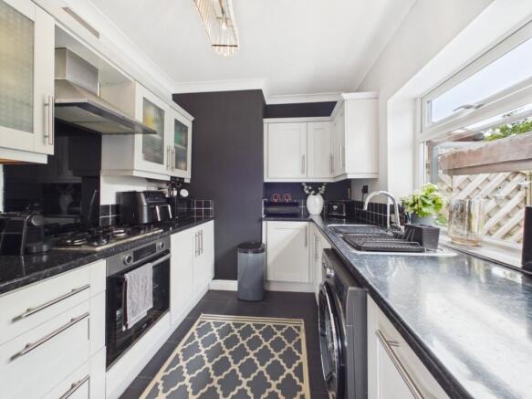 2 bed Semi-Detached for sale Image 7