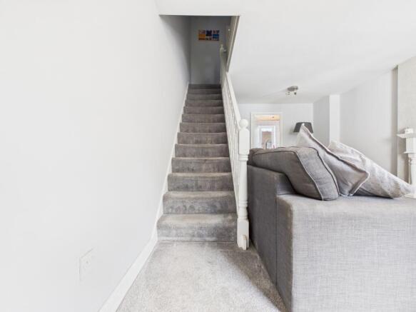 CAM03729G0-PR0155-STILL006