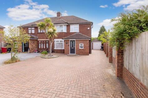 Nelson Close, Langley, SL3