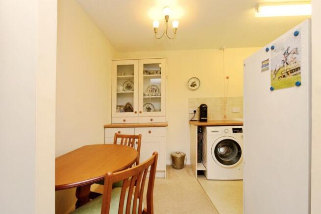 2 bed Apartment for sale Image 8