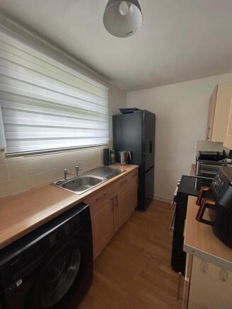 Fitted Kitchen with appliances