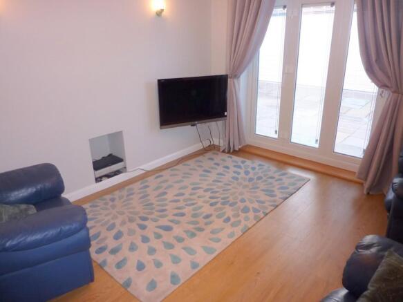 Lounge - Bi-fold ...