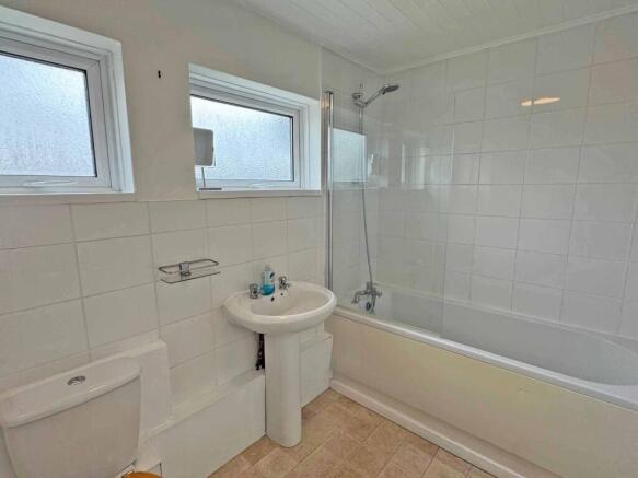 3 bed Terraced for sale Image 9