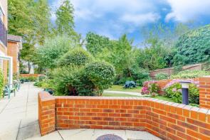 8, 40 Dene Court, Stafford Road, Caterham CR3 6JA