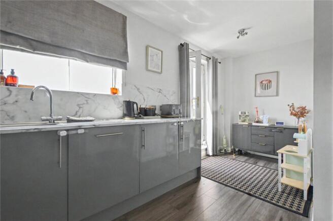 4 bed Town House for sale Image 4