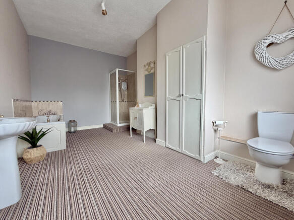 4 bed Terraced for sale Image 11