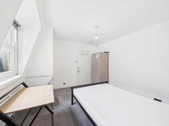 CAM04693G0-PR0107...