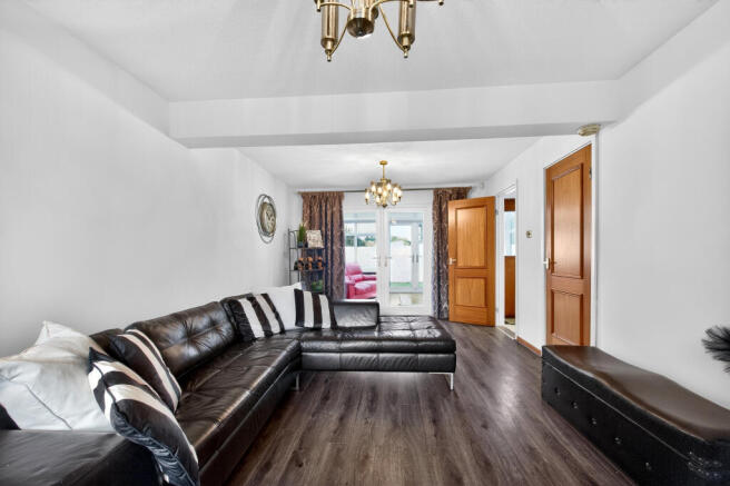 4 bed Detached for sale Image 4