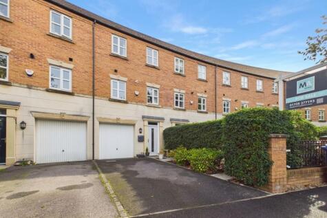 Powder Mill Road, Warrington, WA4