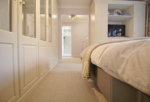 bedroom to dressing
